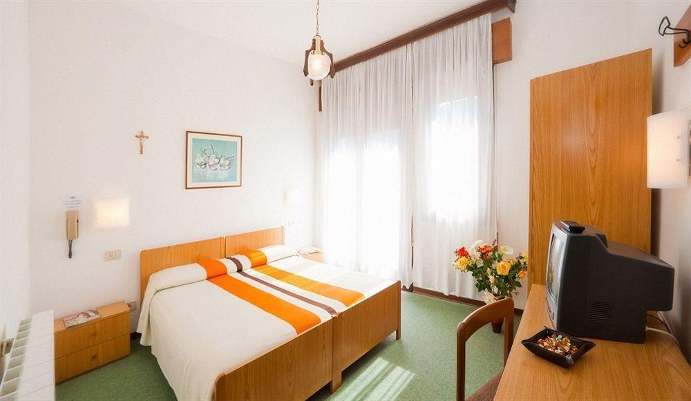 Hotel Regina كاوْرلي المظهر الخارجي الصورة